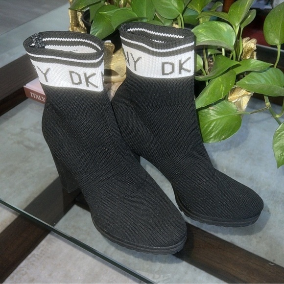DKNY Women's Black Tessa Knitted Monogram Ship on Platform Heel Ankle Boots - Picture 3 of 13